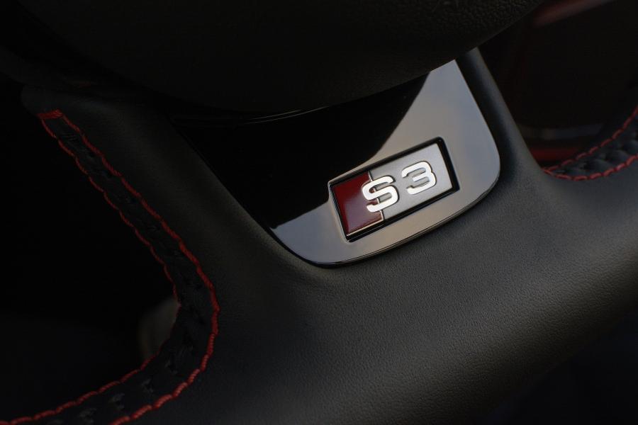 Детали интерьера Audi S3 Sedan (8V) 2013 года  (UK) (фото 42 из 53)